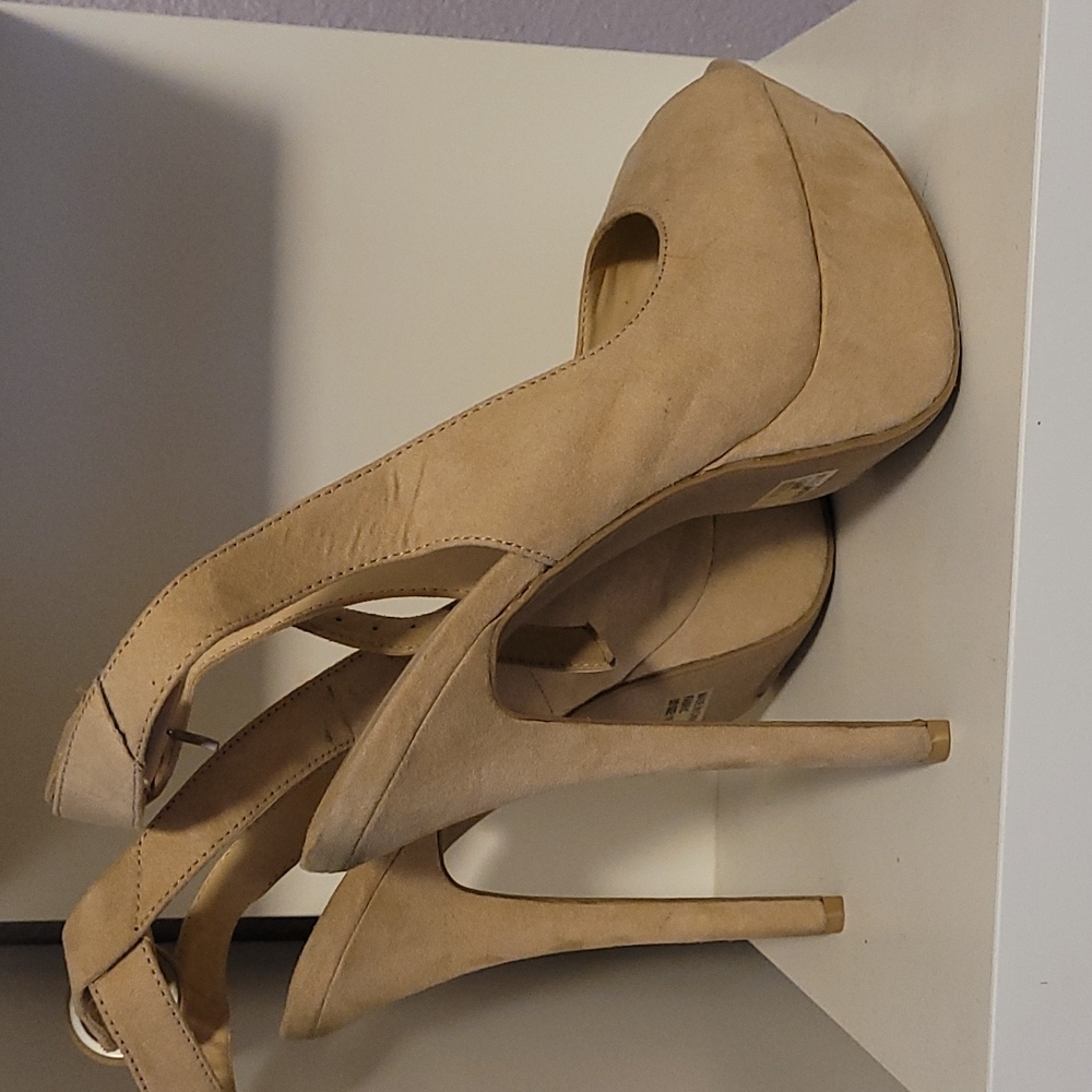 Suede, ankle strap, playform, 6" heel.